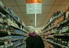 Caro prezzi: furti nei supermercati in crescita, perdite per 4,12 miliardi l’anno. In aumento anche aggressioni fisiche e verbali agli addetti